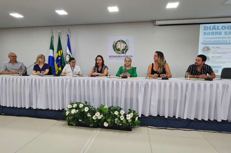 Dialogos_Saúde_Trans_-_dra._Thaisa-2.jpg