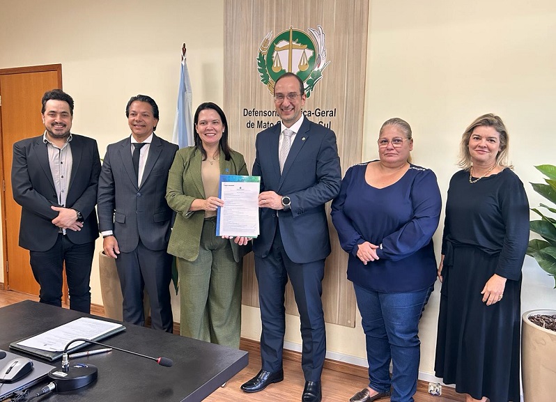 Defensoria firma parceria para projeto de acesso à Justiça e reintegração social