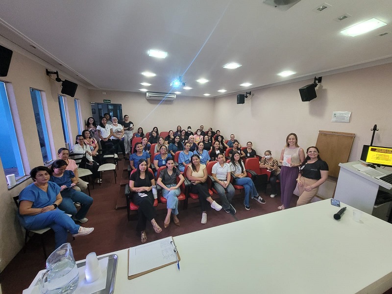 Defensoria leva informação e acolhimento sobre direitos das mulheres à Maternidade Cândido Mariano