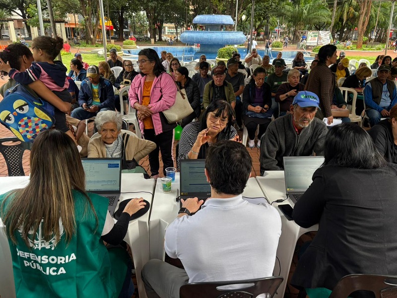 Defensoria na Praça soma cerca de 500 atendimentos em ação no centro de Campo Grande