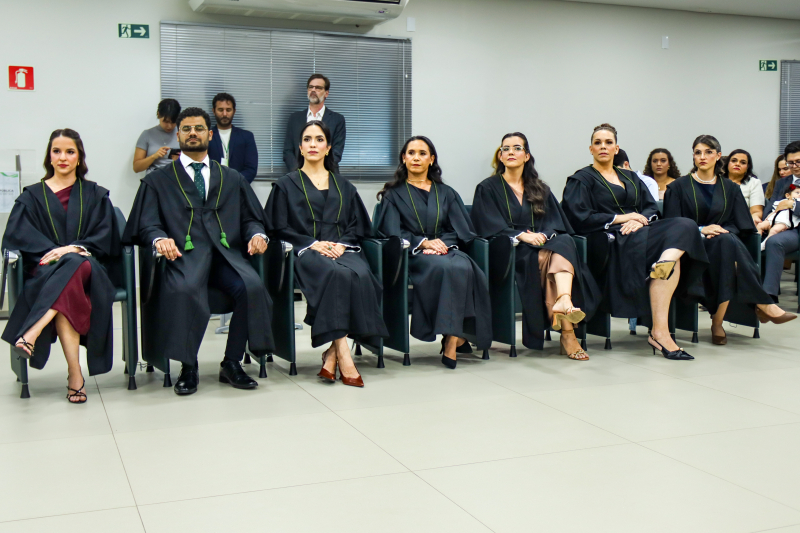 Galeria de fotos das defensoras e defensor empossados