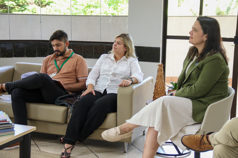 Reuniao UFMS dra. Renata 2